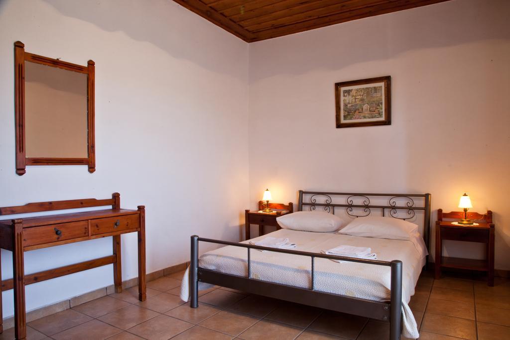 Tsivaras Villas Room photo